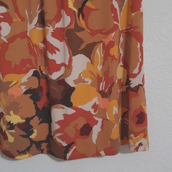 NEW YORK & CO. stretchy floral faux wrap dress brown tan orange Med. NWT - Picture 2 of 7